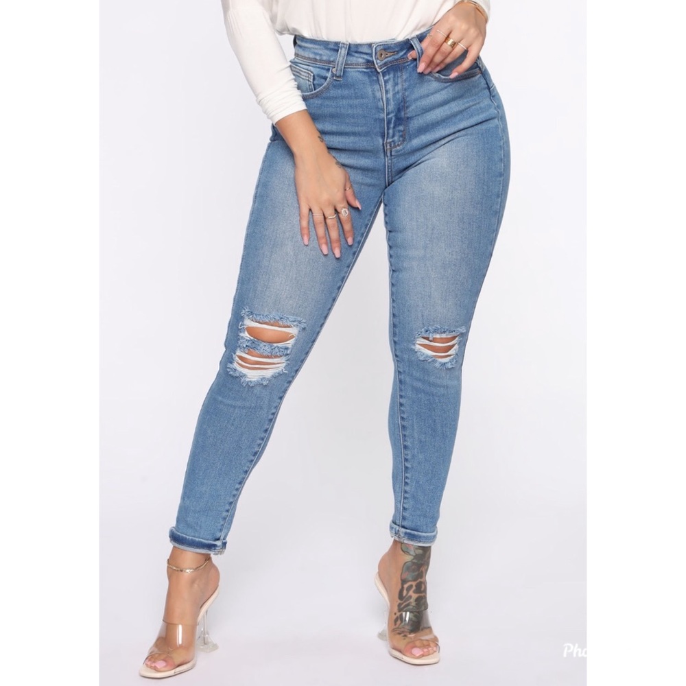 Fashion Nova Distressed jean